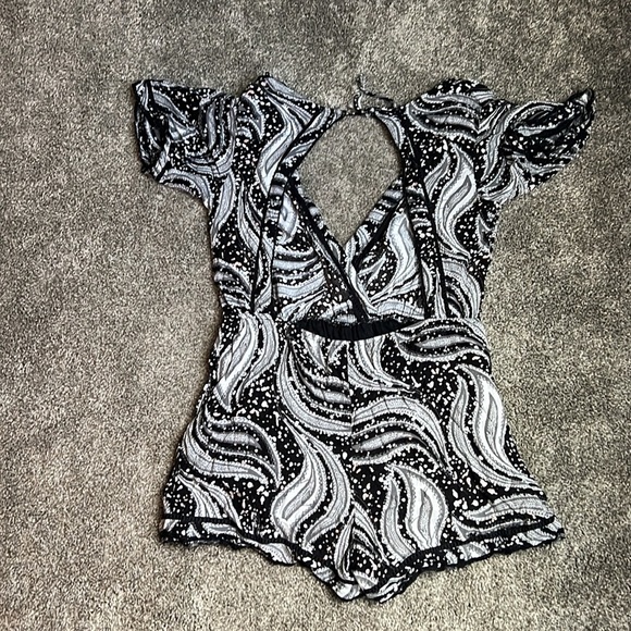 Volcom romper - Picture 3 of 4